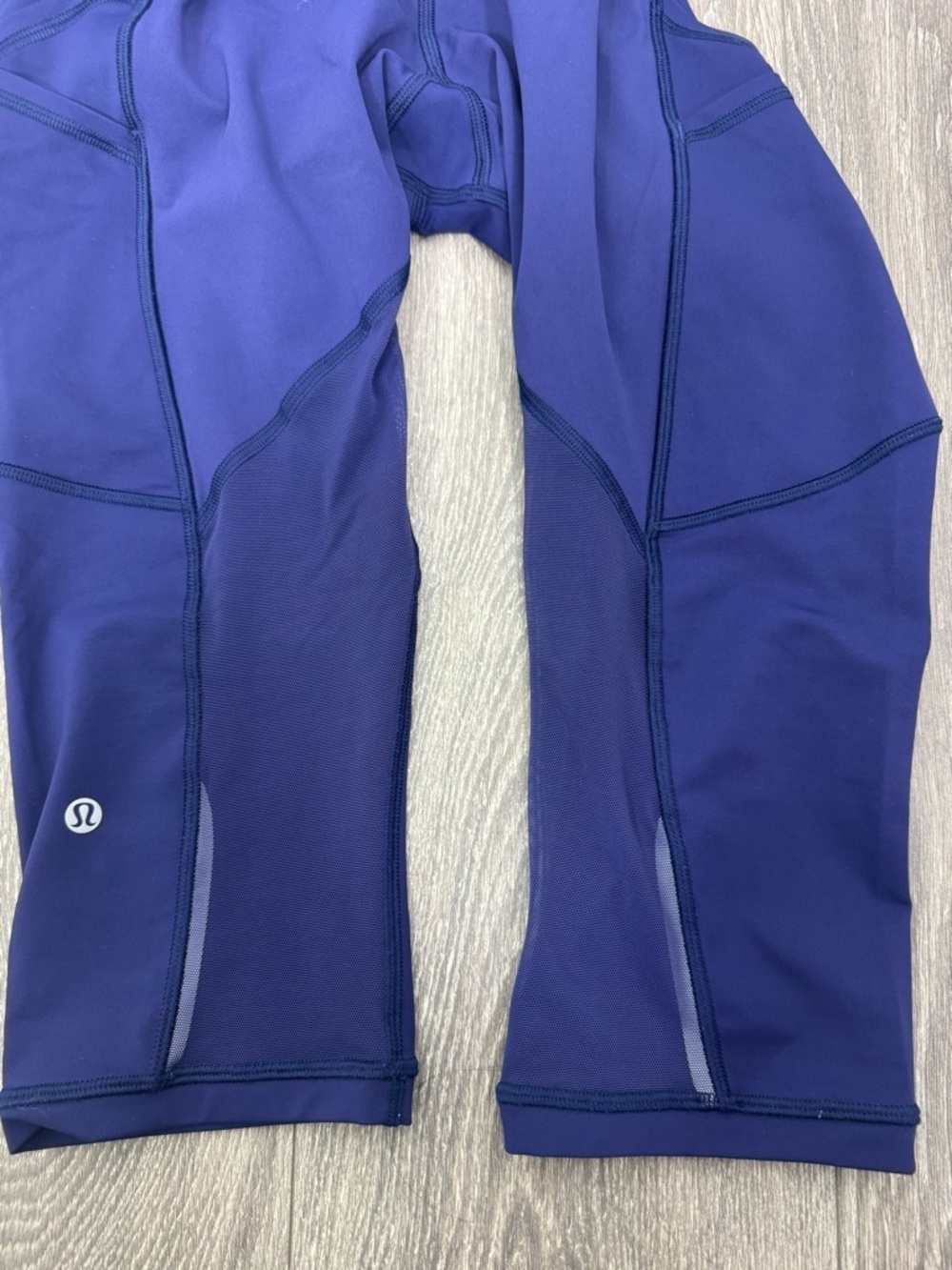 Lululemon Women’s Outrun Crop Leggings Size 8 Blue 17” Inseam Run Workout EUC - Picture 7 of 15
